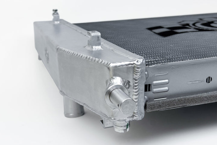 CSF 05-13 Chevrolet Corvette C6 (Not 11-13 Z06/ZR1/427) High Performance All-Aluminum Radiator - Bull Strap