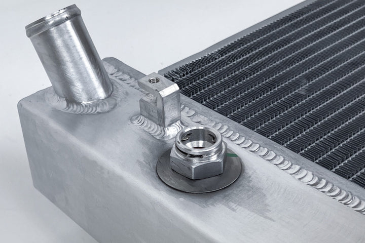 CSF 05-13 Chevrolet Corvette C6 (Not 11-13 Z06/ZR1/427) High Performance All-Aluminum Radiator - Bull Strap