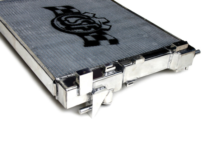 CSF 05-14 Ford Mustang Radiator - Bull Strap