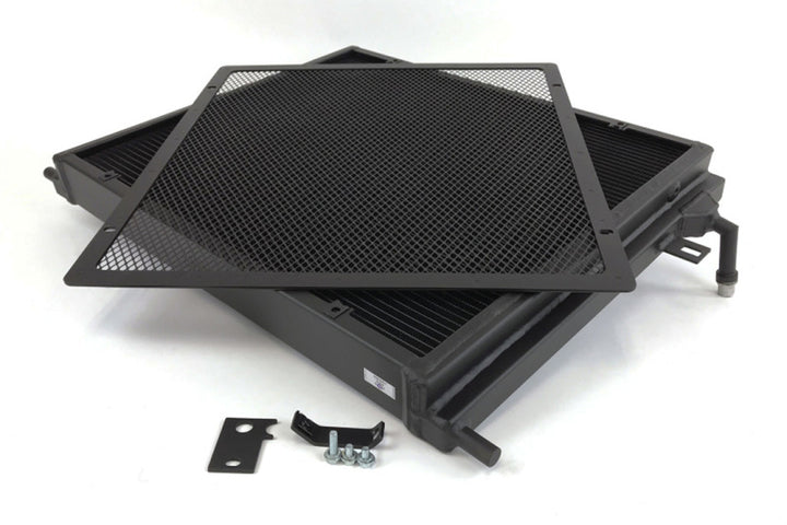 CSF 2014+ BMW M3/M4 (F8X) Front Mount Heat Exchanger w/Rock Guard - Black - Bull Strap