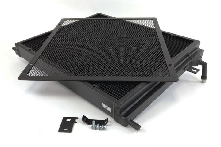 CSF 2014+ BMW M3/M4 (F8X) Front Mount Heat Exchanger w/Rock Guard - Black - Bull Strap