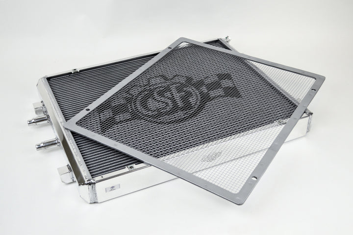 CSF 2014+ BMW M3/M4 (F8X) Front Mount Heat Exchanger w/Rock Guard - Bull Strap