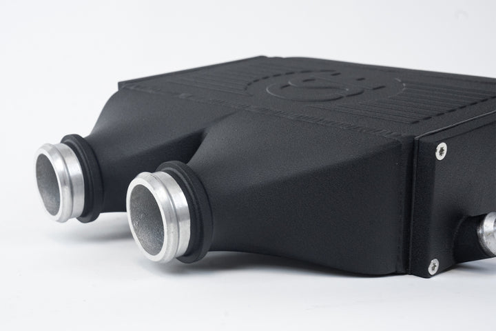 CSF 2014+ BMW M3/M4 (F8X) Top Mount Charge-Air-Cooler - Crinkle Black - Bull Strap