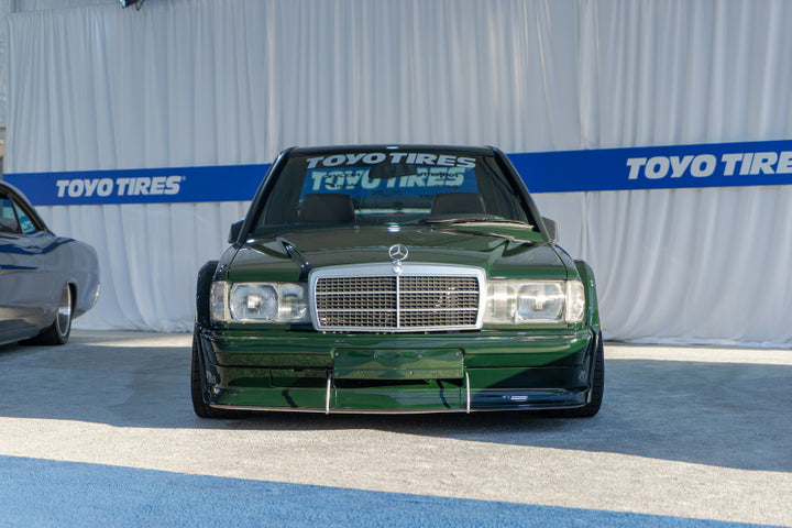 CSF 84-88 Mercedes-Benz W201 190E 2.3L - 16 w/ A/C High Performance Aluminum Radiator - Bull Strap