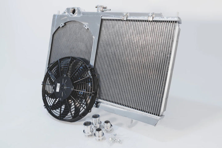 CSF 96-07 Mitsubishi Evo 4/5/6/7/8/9 Full-Slim Radiator w/12in Fan & Shroud/-16AN & Slip On Fitting - Bull Strap