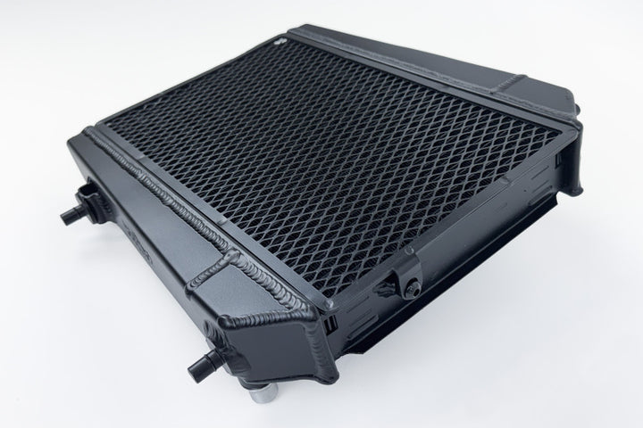 CSF BMW G8X M3/M4/M2 High-Performance Auxiliary Radiator - Single Radiator - Bull Strap