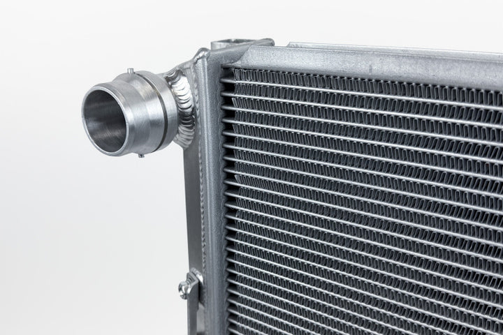 CSF Porsche 955/957 Cayenne / Audi Q7 / VW Touareg Heavy-Duty Performance Radiator - Bull Strap