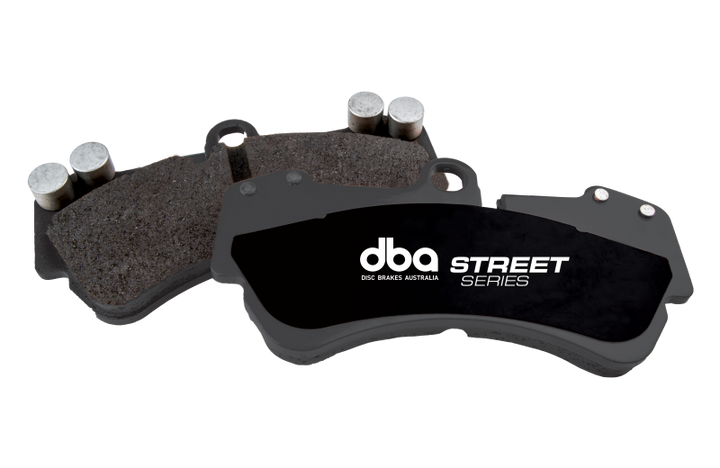 DBA 05-23 Chrysler 300 C SRT8 Front Street Series Brake Pads - Bull Strap