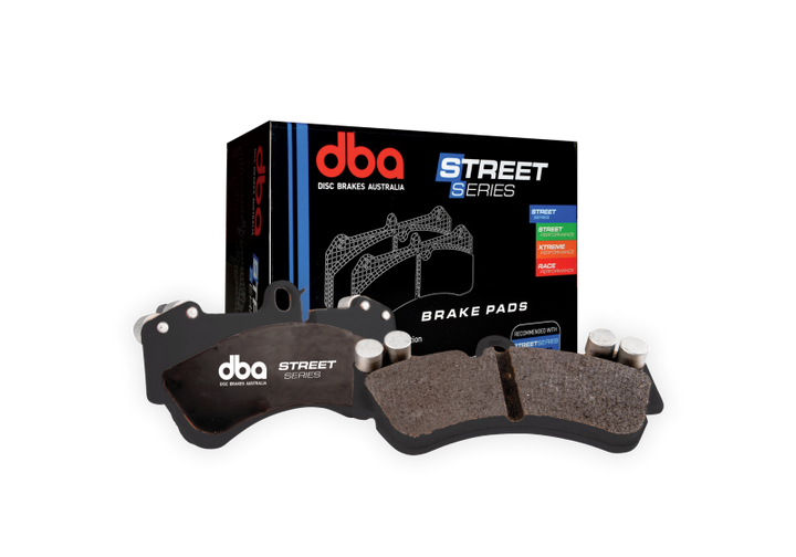 DBA 05-23 Chrysler 300 C SRT8 Front Street Series Brake Pads - Bull Strap