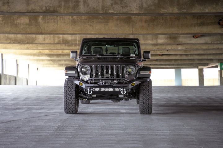 DV8 Offroad 07-18 Jeep Wrangler JK / 18-23 Wrangler JL / 20-23 Gladiator JT MTO Series Front Bumper - Bull Strap