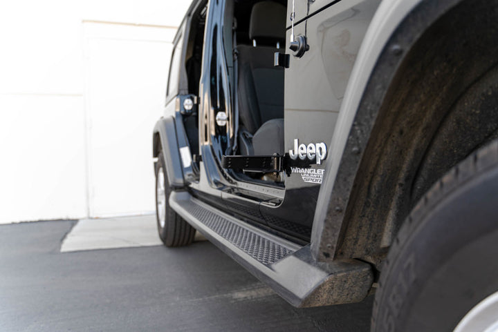 DV8 Offroad 07-23 Jeep Gladiator/Wrangler JT/JK/JL Foot Pegs - Bull Strap