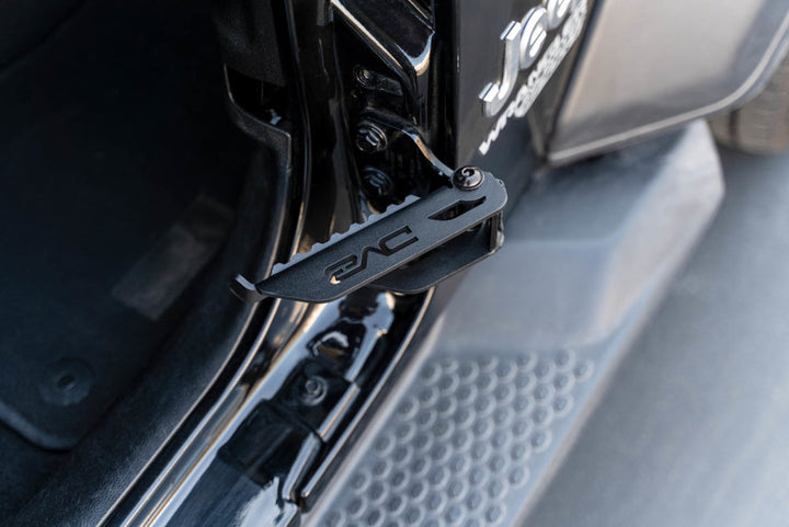 DV8 Offroad 07-23 Jeep Gladiator/Wrangler JT/JK/JL Foot Pegs - Bull Strap