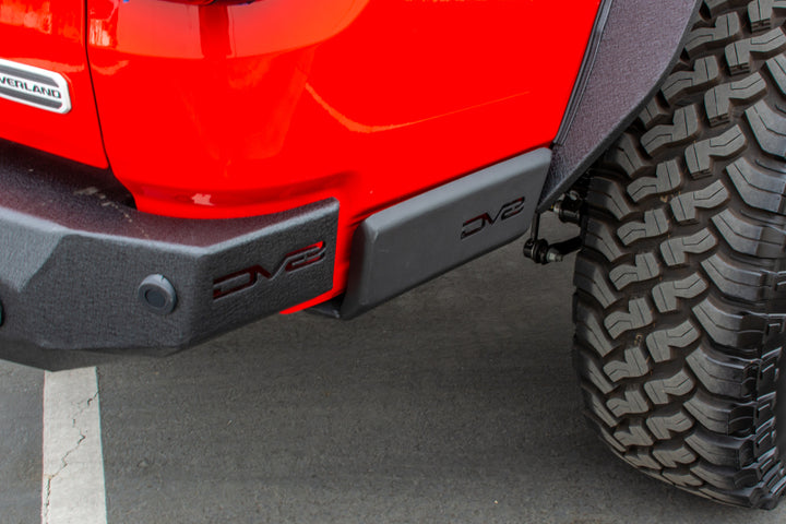 DV8 Offroad 2019+ Jeep Gladiator Bedside Sliders - Bull Strap