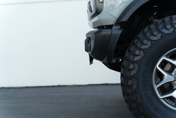DV8 Offroad 21-23 Ford Bronco Capable Bumper Front License Plate Mount - Bull Strap
