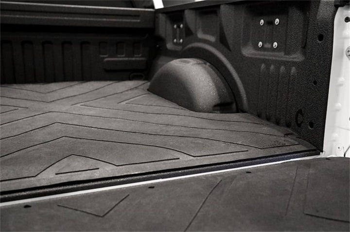 Deezee 07-18 Chevrolet Silverado Heavyweight Bed Mat - Custom Fit 6 1/2Ft Bed (X Pattern) - Bull Strap