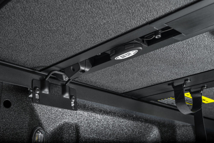 Extang 21-23 Ford F-150 (5ft. 7in. Bed) Solid Fold ALX - Bull Strap