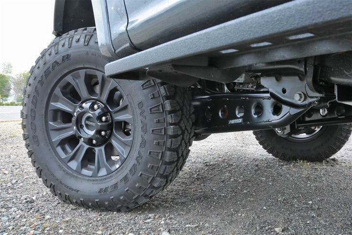 Fabtech 05-20 Ford F250/350 & 08-20 Ford F450/550 4WD 4/6/8in Lift Radius Arm System - Bull Strap