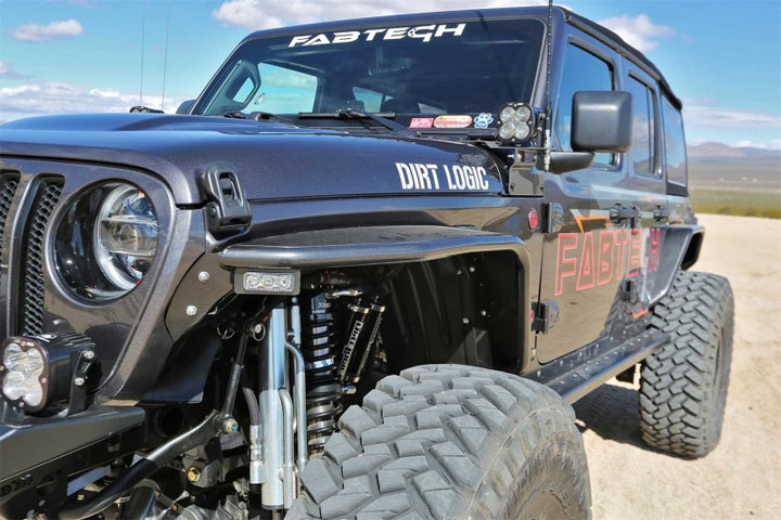 Fabtech 18-21 Jeep JL 4WD Front Steel Tube Fenders - Bull Strap