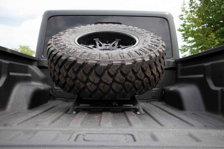 Fishbone Offroad 2020+ Jeep Gladiator JT In-Bed Tire Carrier - Bull Strap