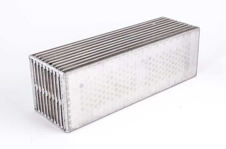 Garrett H2O / Air CAC (3.80in x 3.80in x 11.70in) - 750 HP - Bull Strap