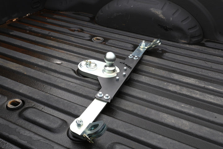 Gen-Y Dodge/RAM GoosePuck II 5in Offset Ball Puck Mount & 25K Towing w/Safety Chain Anchors - Bull Strap