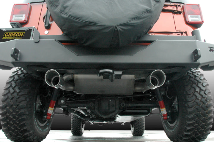 Gibson 07-17 Jeep Wrangler JK Rubicon 3.6L 2.5in Axle-Back Dual Split Exhaust - Aluminized - Bull Strap