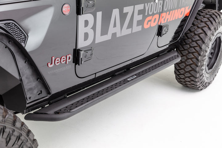 Go Rhino 17-20 Ford F-250/F-350 SD Dominator Extreme DSS SideSteps Complete Kit w/SideStep + Brkts - Bull Strap