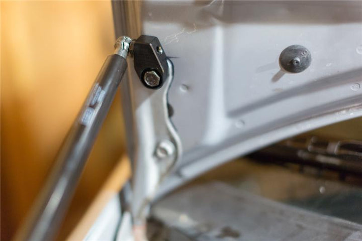 GrimmSpeed 02-07 Subaru Inpreza/WRX/STi Hood Struts - Bull Strap