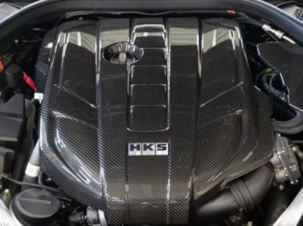 HKS DRY CARBON ENGINE COVER A90 RZ - Bull Strap