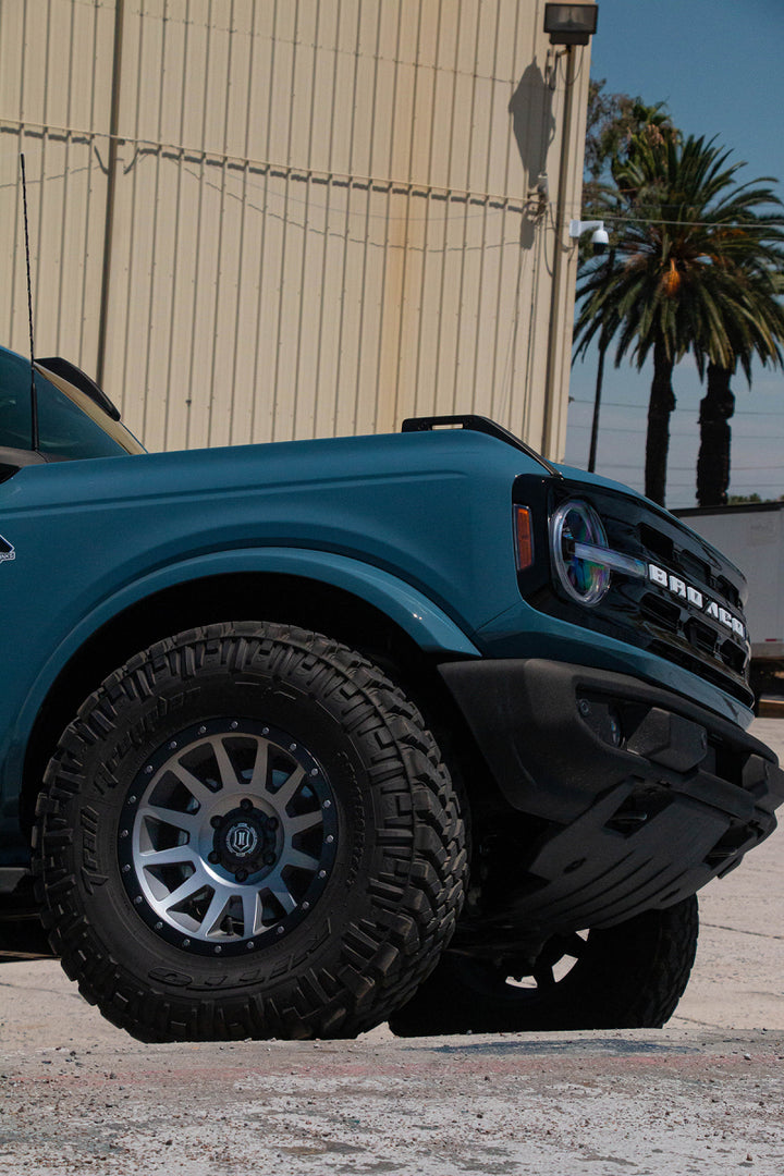 ICON Compression 17x8.5 6x5.5 25mm Offset 5.75in BS 95.1mm Bore Titanium Wheel - Bull Strap