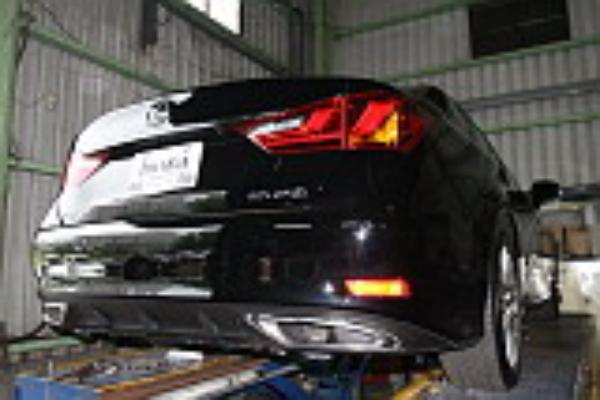 Invidia 12+ Lexus GS350 Q300 Axle-Back Exhaust - Bull Strap