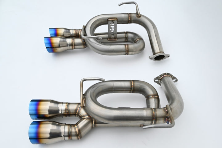Invidia 22+ Subaru WRX Twin Loop 3.5in. Single Layer T.I Tip Axle-Back Exhaust - Bull Strap