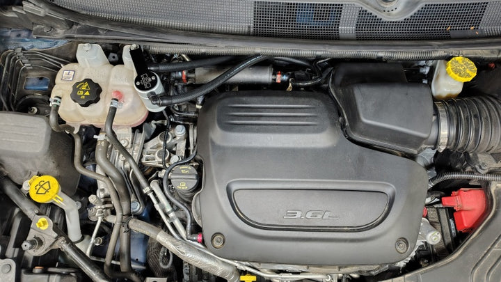 J&L 17-25 Chrysler Pacifica/20-25 Chrysler Voyager Oil Separator PCV Side - Clear Anodized - Bull Strap