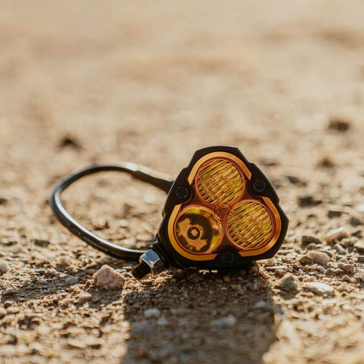 KC HiLiTES FLEX ERA 3 Performance Yellow Combo Beam Lens - Bull Strap
