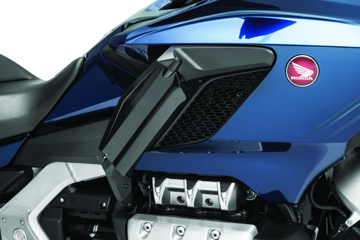 Kuryakyn Air Deflectors 18-Up Goldwing Dark Smoke - Bull Strap