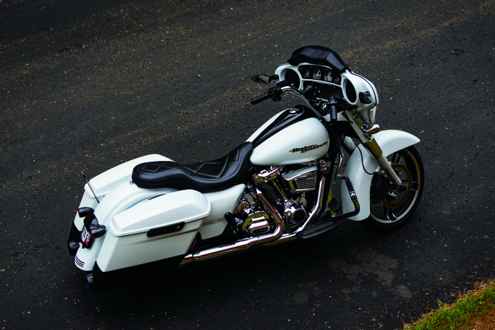 Kuryakyn Flush Mount Pop Up Gas Cap Chrome - Bull Strap