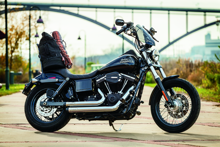 Kuryakyn Heavy Industry Mirrors Black - Bull Strap