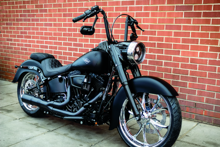 Kuryakyn Heavy Industry Mirrors Black - Bull Strap