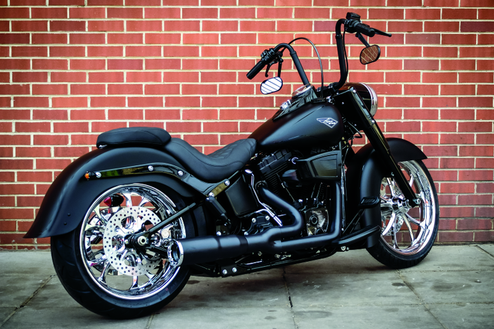Kuryakyn Heavy Industry Mirrors Black - Bull Strap