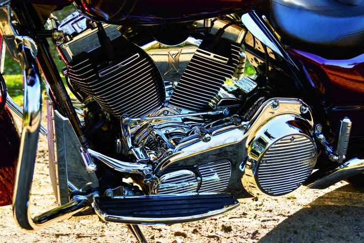 Kuryakyn Inner Primary Cover 07-16 Touring Chrome - Bull Strap