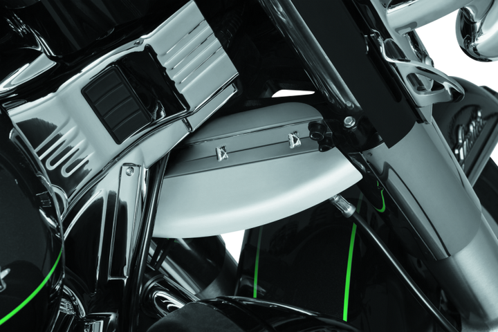 Kuryakyn Lower Triple Tree Wind Deflector Chrome - Bull Strap