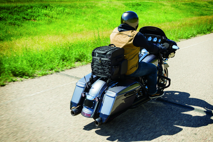 Kuryakyn Momentum Vagabond Bag - Bull Strap