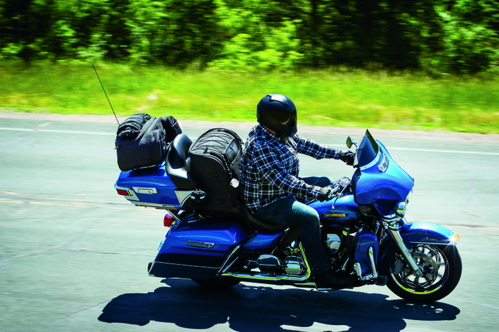 Kuryakyn Momentum Wanderer Seat Bag - Bull Strap