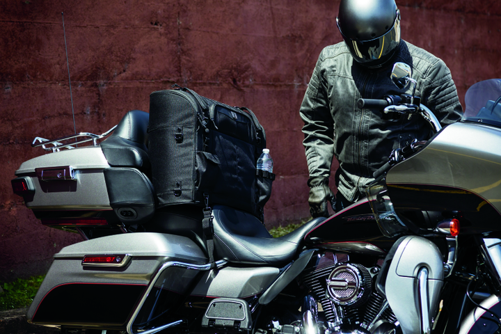 Kuryakyn Momentum Wanderer Seat Bag - Bull Strap