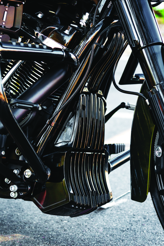 Kuryakyn Oil Cooler Cover Milwaukee-8 Black - Bull Strap