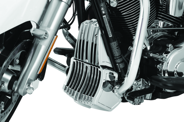 Kuryakyn Oil Cooler Cover Milwaukee-8 Chrome - Bull Strap