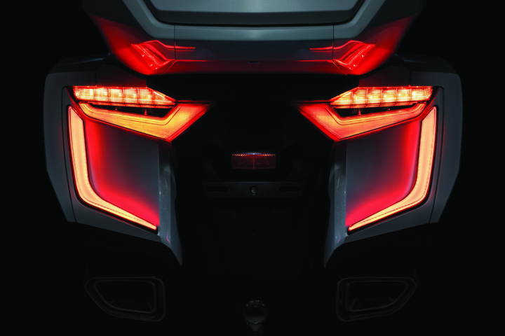 Kuryakyn Omni L.E.D. Rear Bag Accents 18 and up GL1800 - Bull Strap