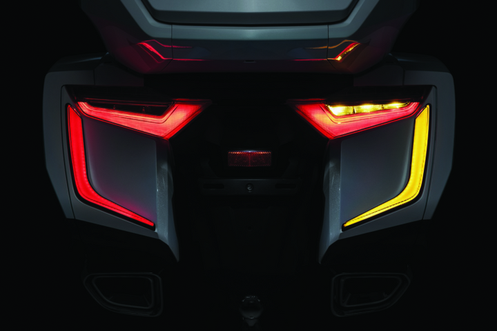 Kuryakyn Omni L.E.D. Rear Bag Accents 18 and up GL1800 - Bull Strap