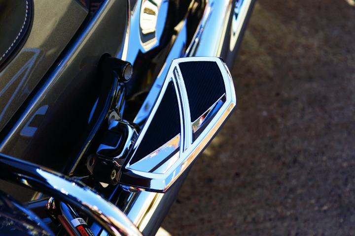 Kuryakyn Phantom Mini Boards Chrome - Bull Strap