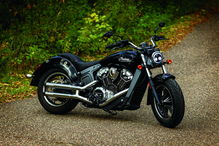 Kuryakyn Phantom Mirrors Gloss Black - Bull Strap